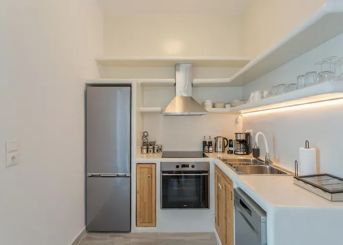 Satsi's Premium Seascape-2 Min From The Beach&town